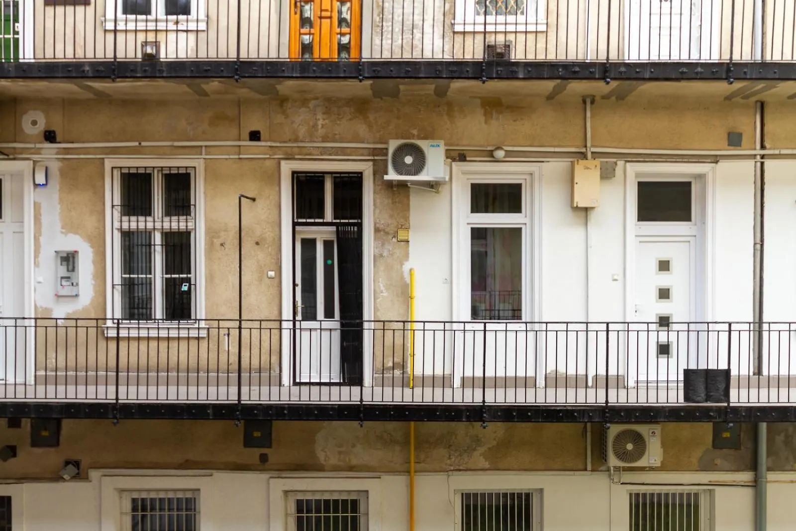 Bee-Happy Apartment Downtown Budapest 0*,  Hungary