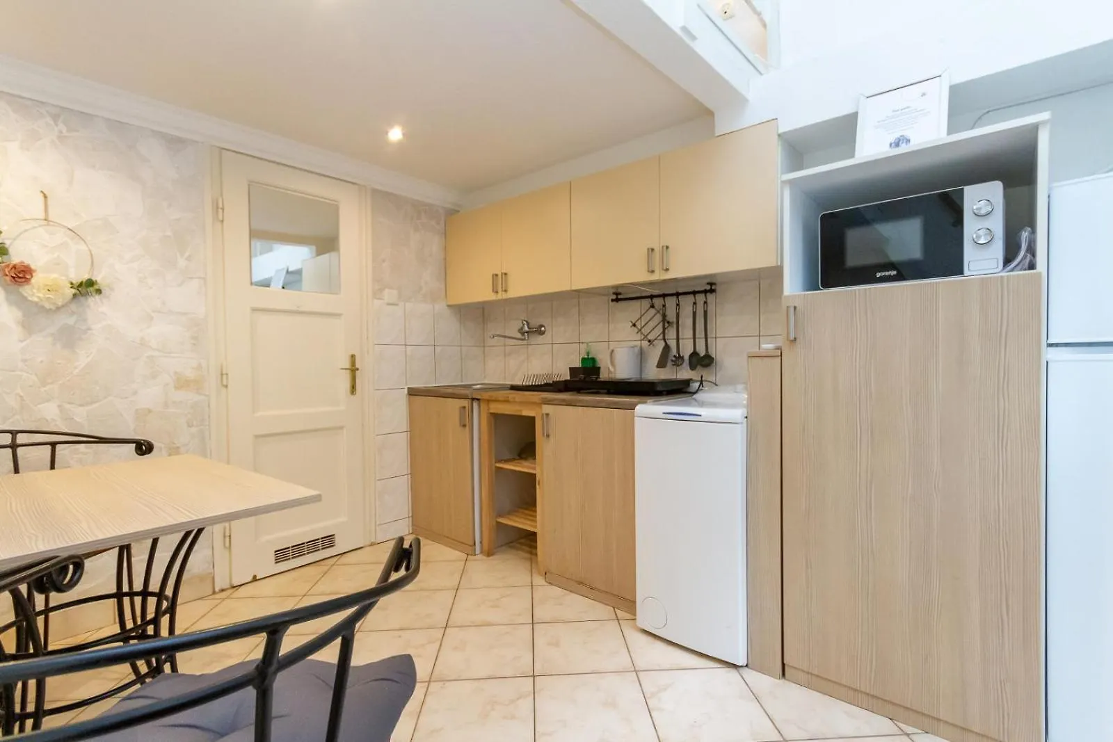 Bee-Happy Apartment Downtown Budapest