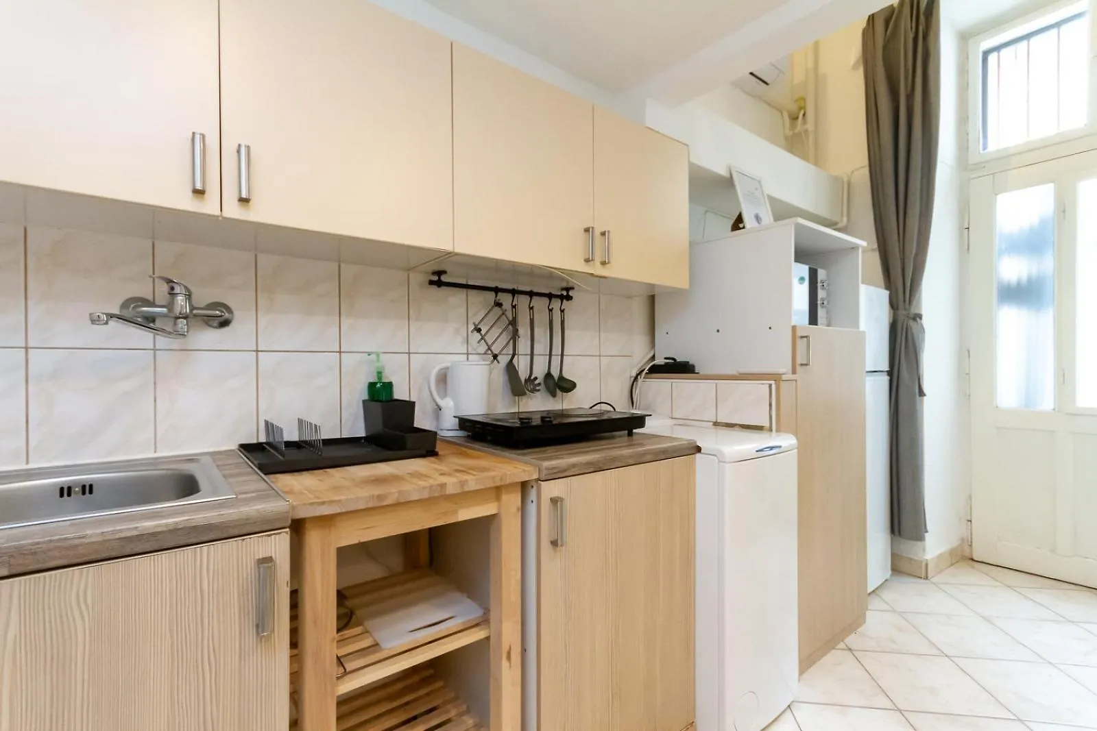 Bee-Happy Apartment Downtown Budapest