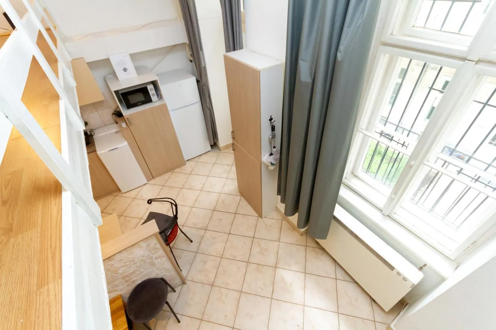 Bee-Happy Apartment Downtown Budapest 0*,  Hungary